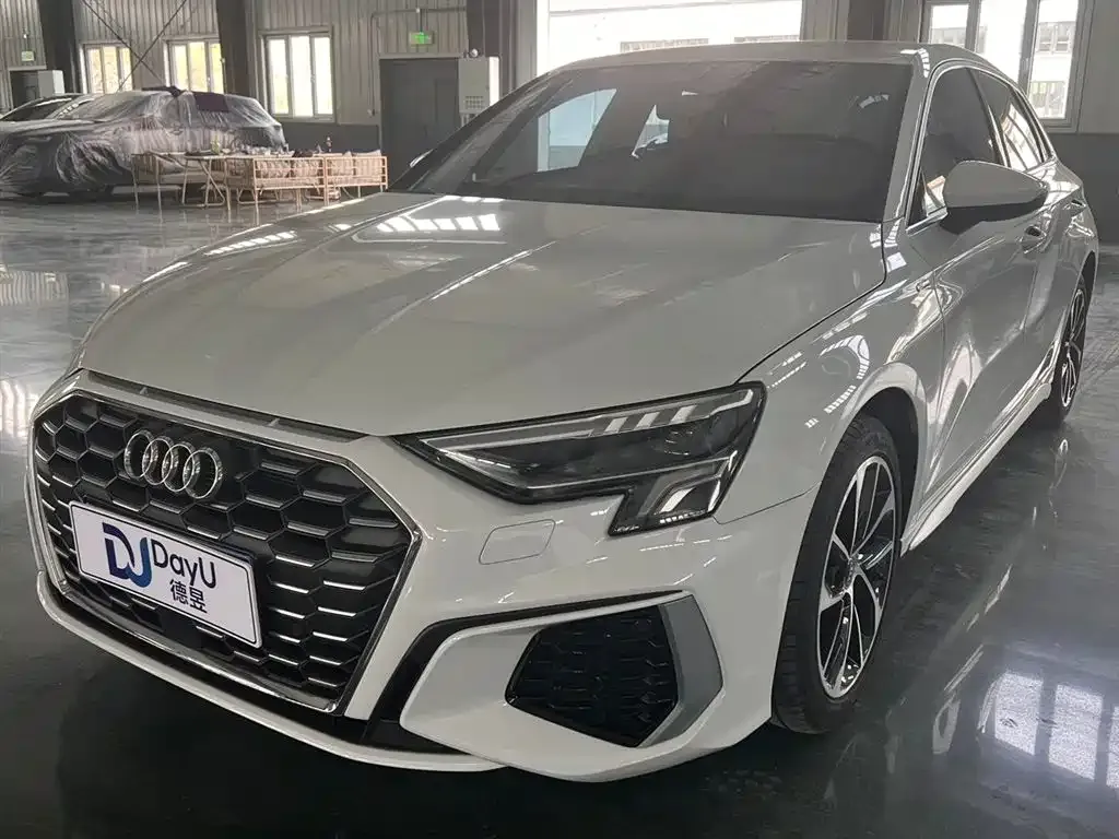 Audi A3 — фото 1