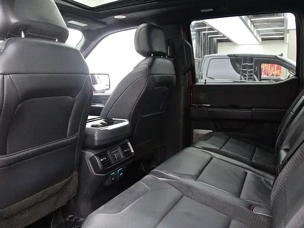 Ford F-150 Raptor 2023 из CN, фото 2