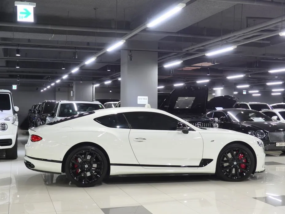 Bentley Continental 2023 из KR, фото 3