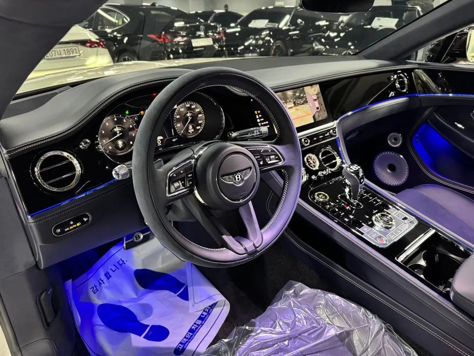 Bentley Continental 2023 из KR, фото 6