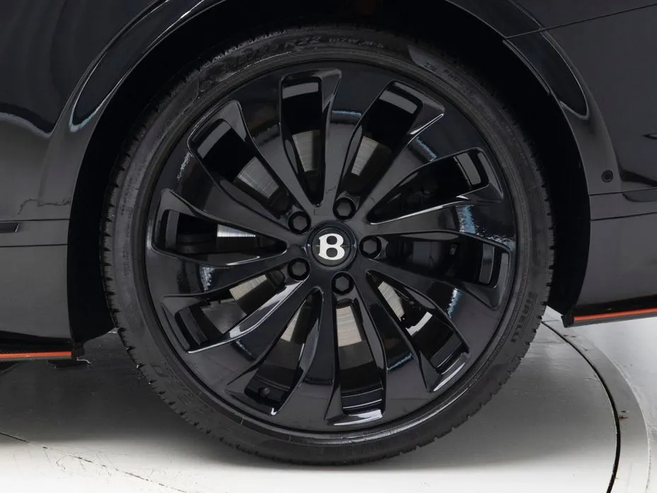 Bentley Continental 2024 из KR, фото 8