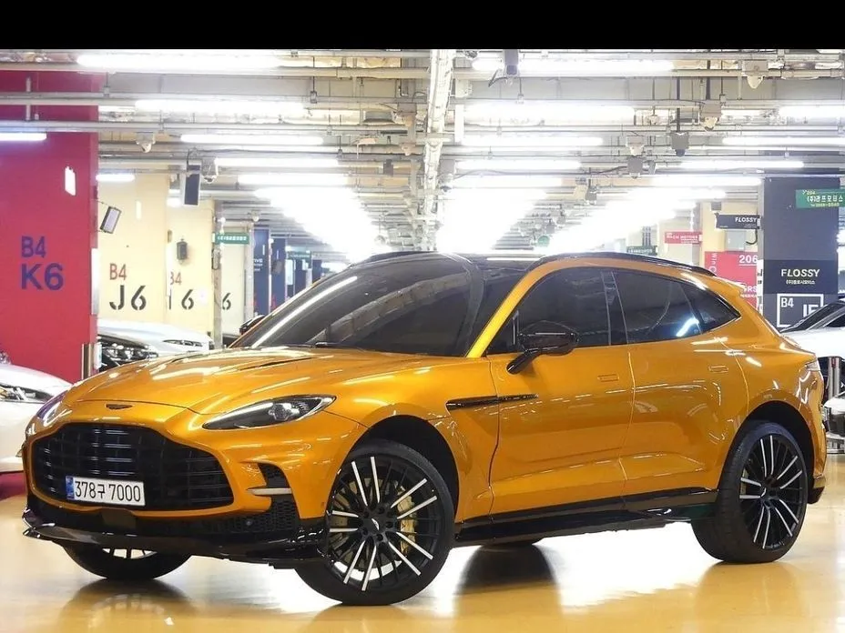 Aston Martin DBX — фото 5