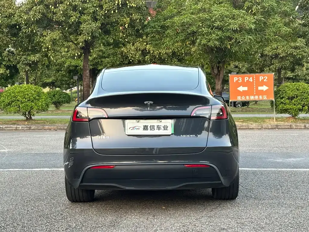 Tesla Model Y — фото 7
