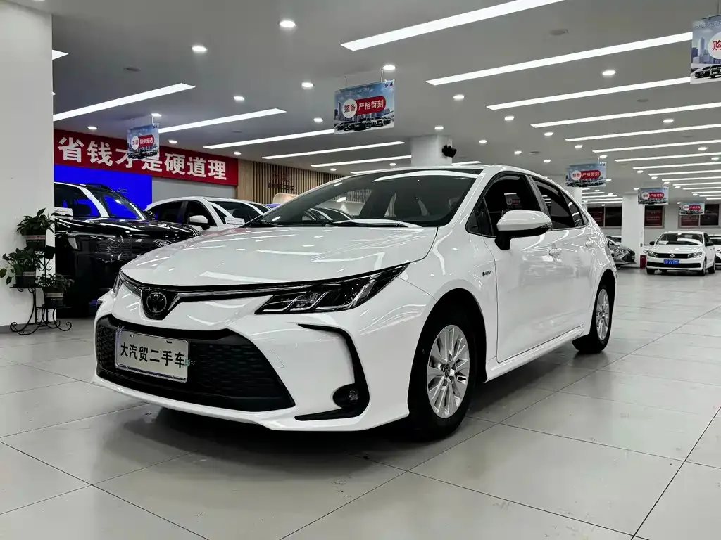Toyota Corolla — фото 1