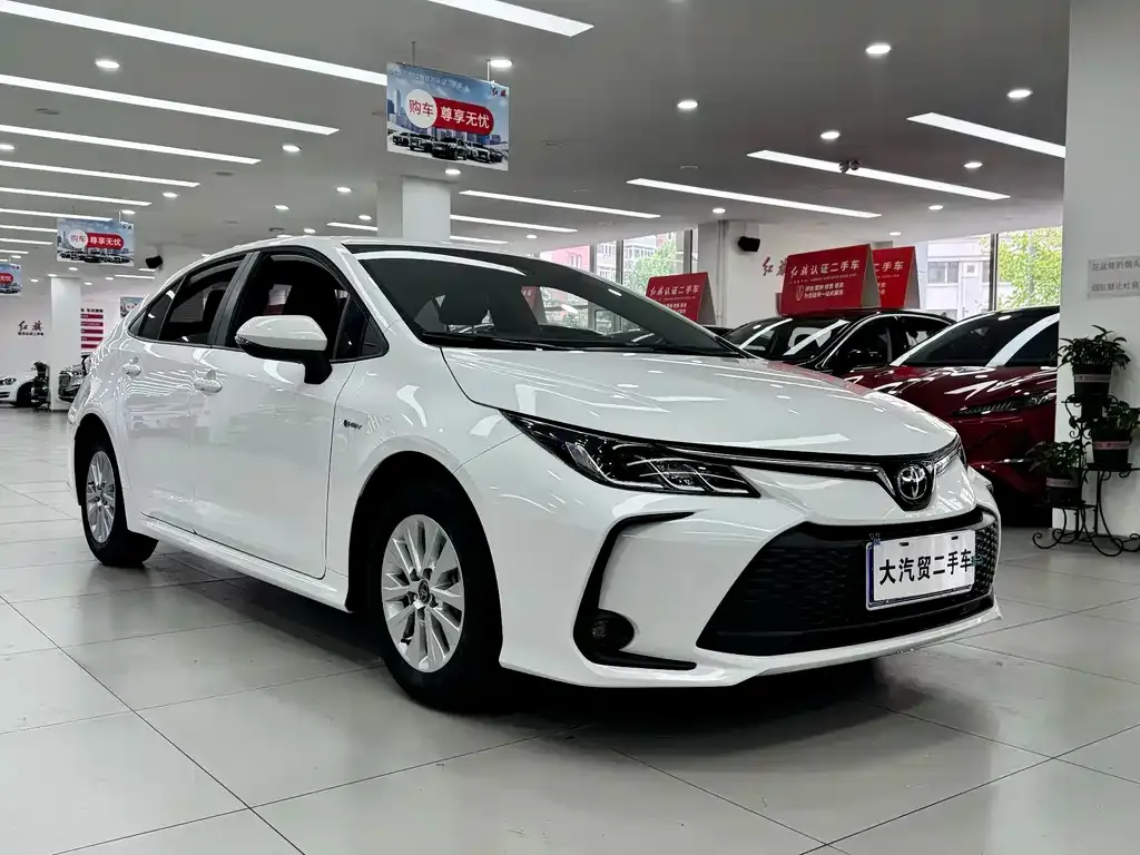 Toyota Corolla — фото 6