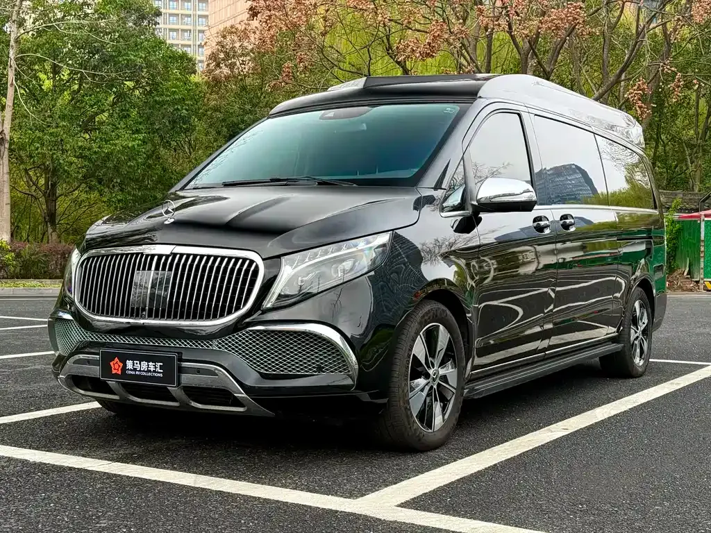 Mercedes-Benz V-Class — фото 1