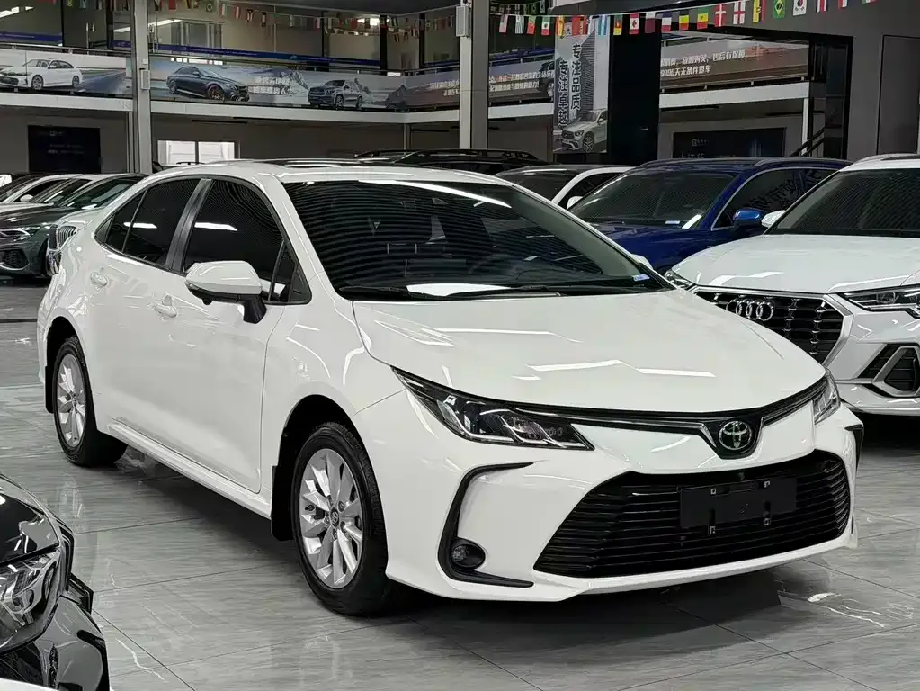 Toyota Corolla — фото 3