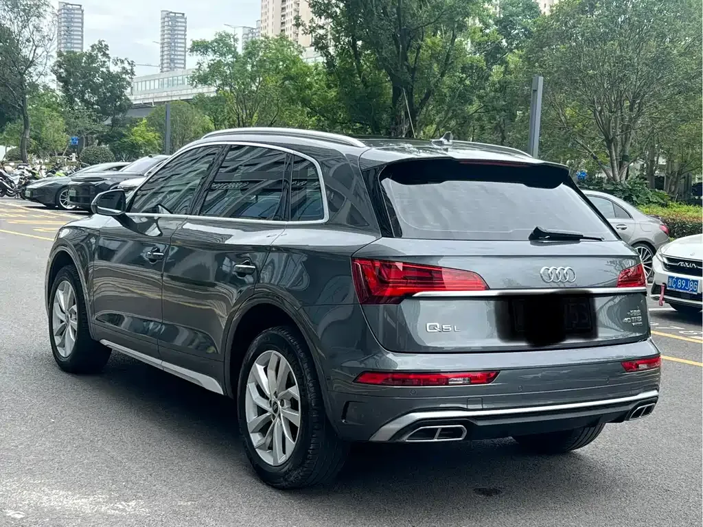 Audi Q5L — фото 2