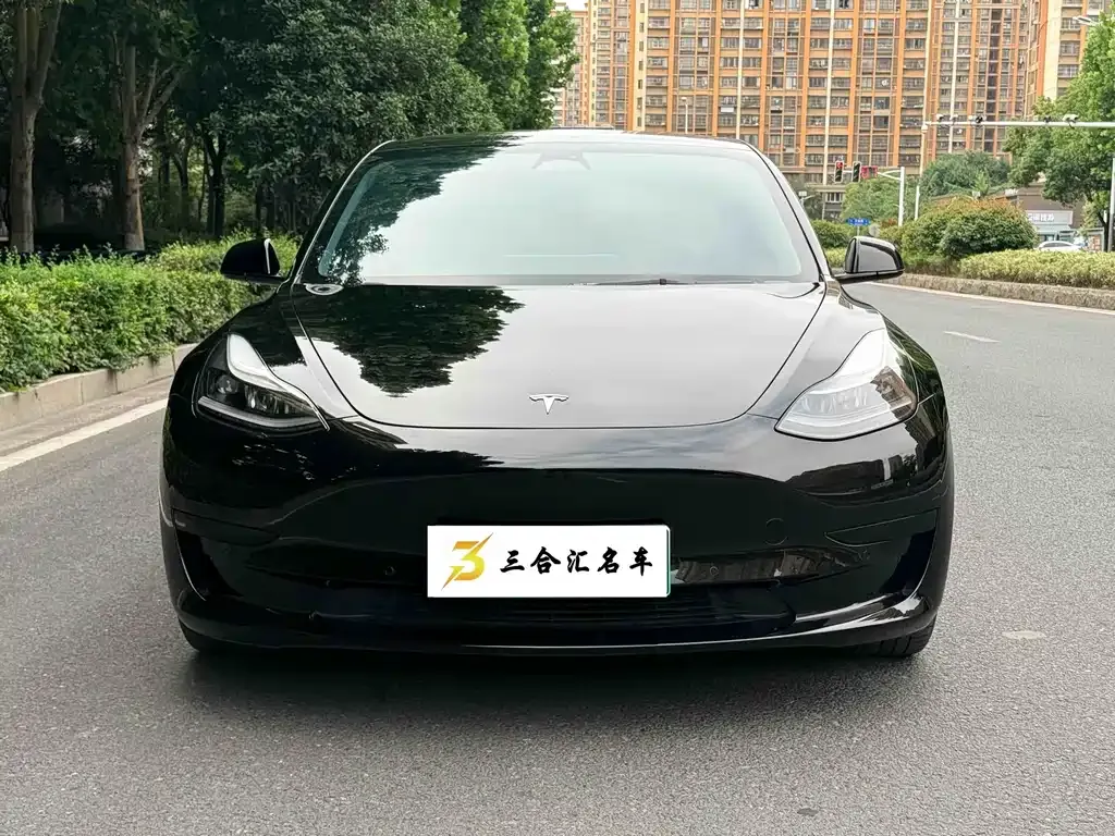 Tesla Model 3 — фото 10