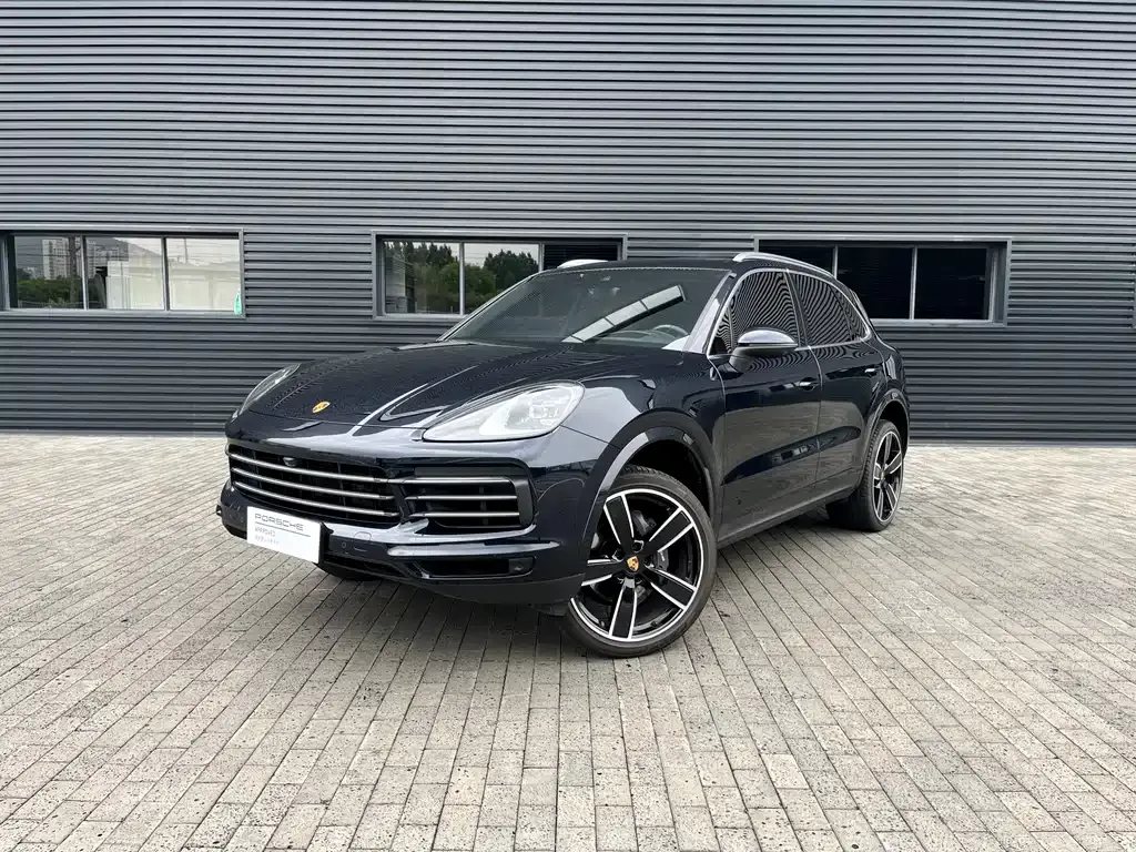 Porsche Cayenne — фото 1