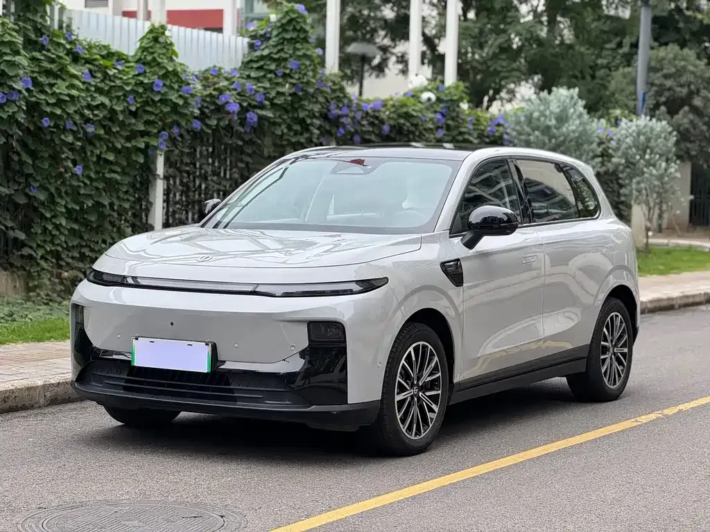 Leapmotor B10