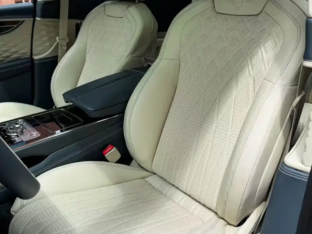 Bentley Flying Spur — фото 2