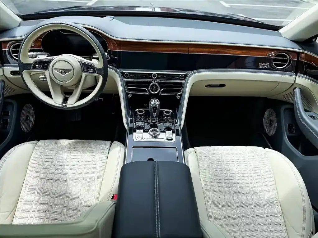 Bentley Flying Spur — фото 3