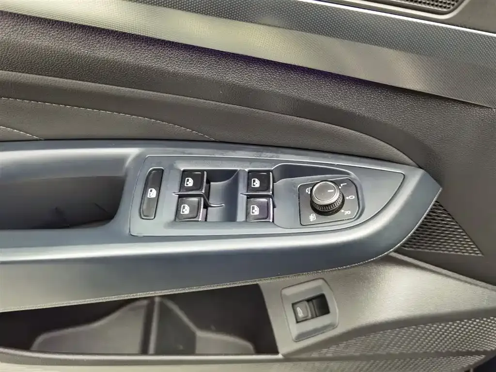 Volkswagen Passat — фото 9