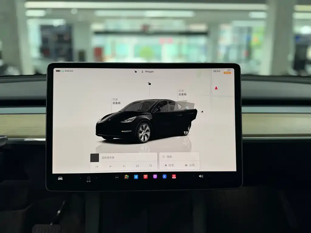 Tesla Model Y — фото 10