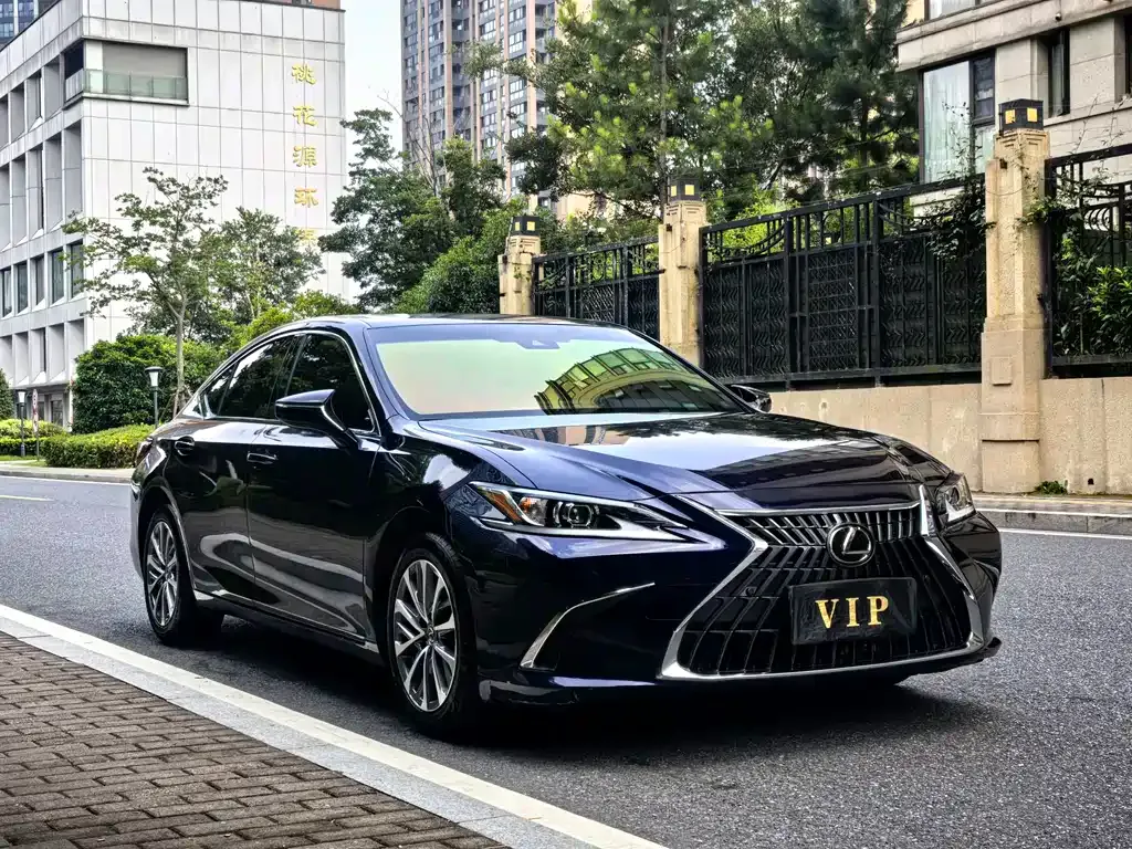 Lexus ES — фото 10