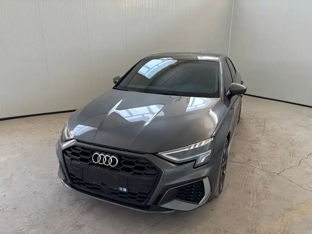 Audi A3 — фото 1