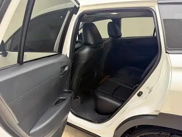 Toyota Corolla Cross — фото 2