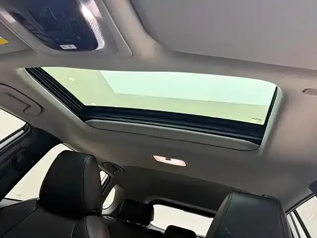 Toyota Corolla Cross — фото 9
