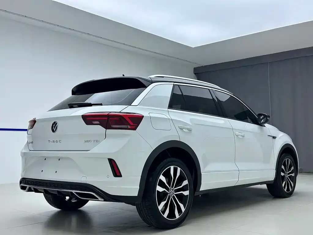 Volkswagen T-Roc — фото 6