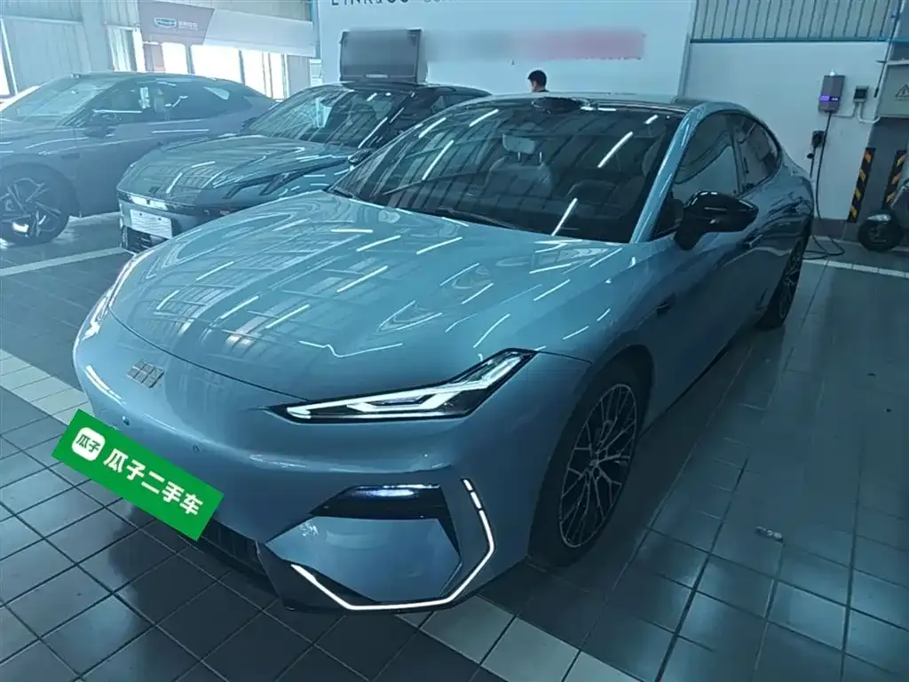 Geely Galaxy E8 — фото 10
