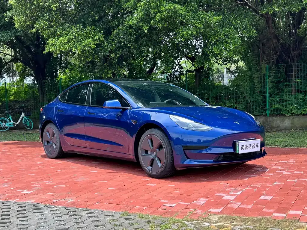 Tesla Model 3 — фото 10
