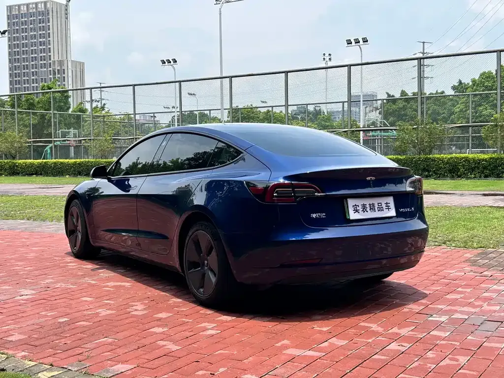 Tesla Model 3 — фото 8