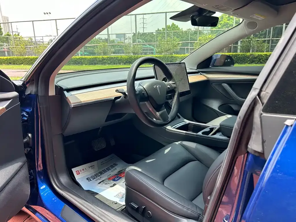 Tesla Model 3 — фото 3