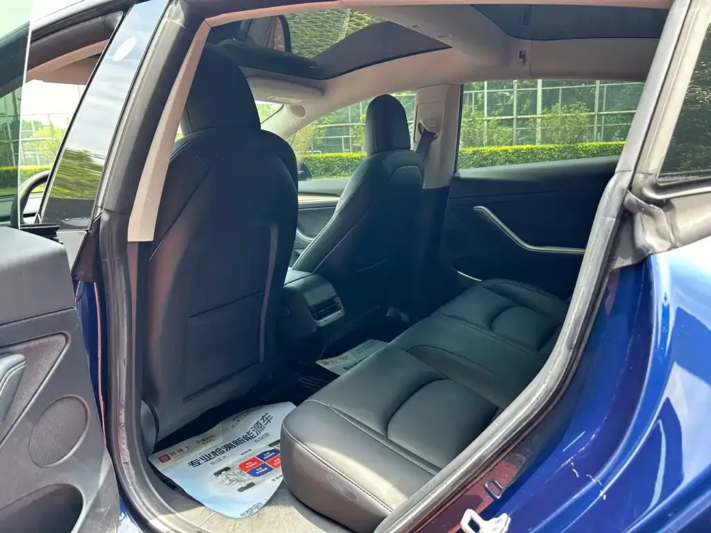 Tesla Model 3 — фото 2
