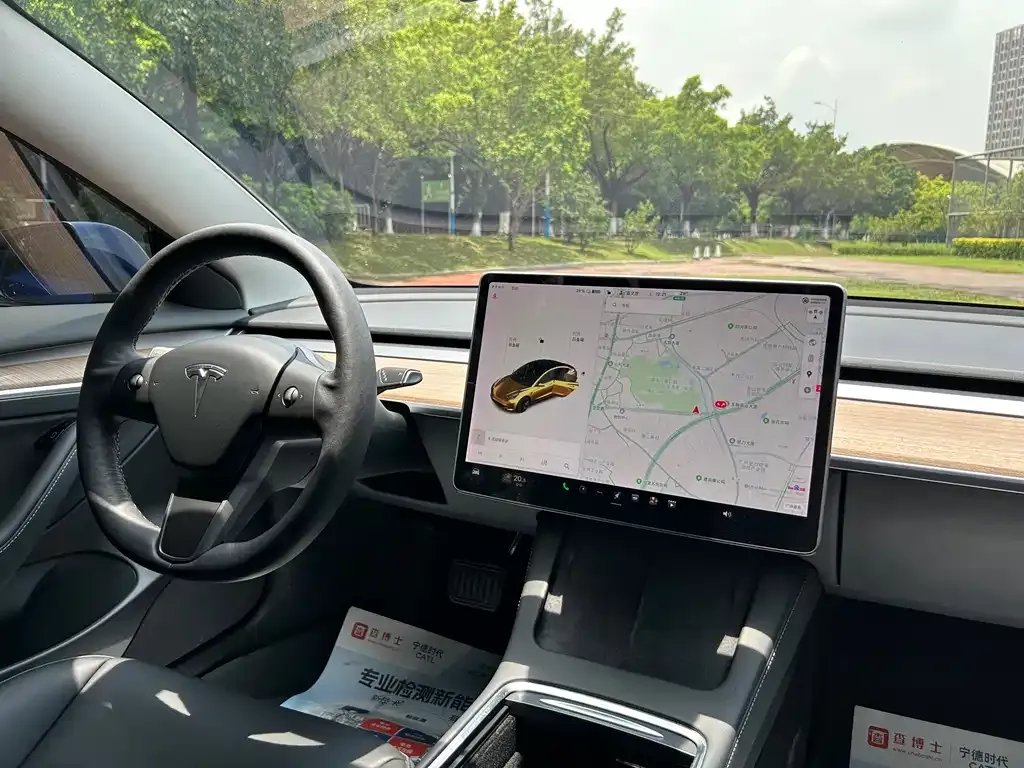 Tesla Model 3 — фото 4