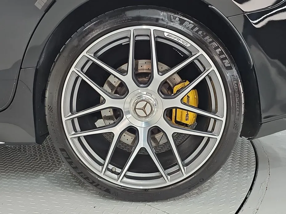 Mercedes-Benz AMG GT — фото 7