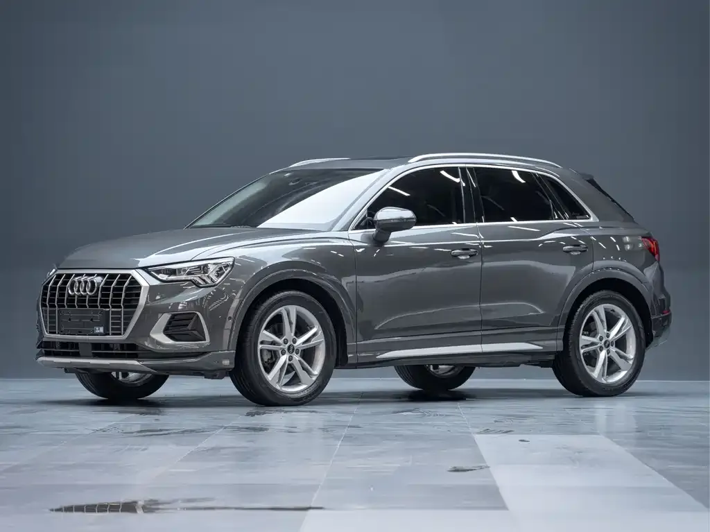 Audi Q3 — фото 1