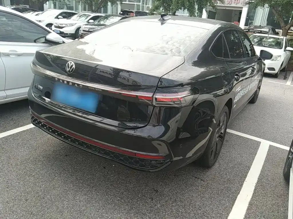 Volkswagen Passat — фото 4
