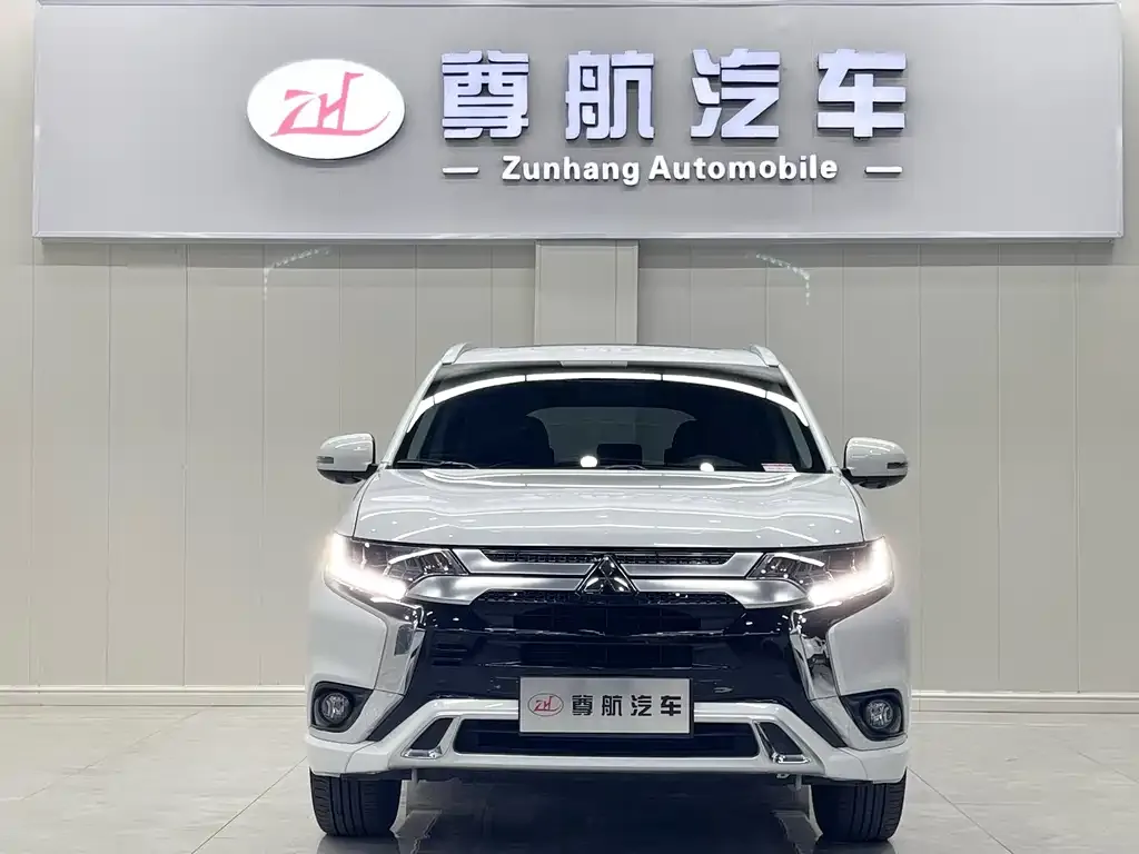 Mitsubishi Outlander — фото 2