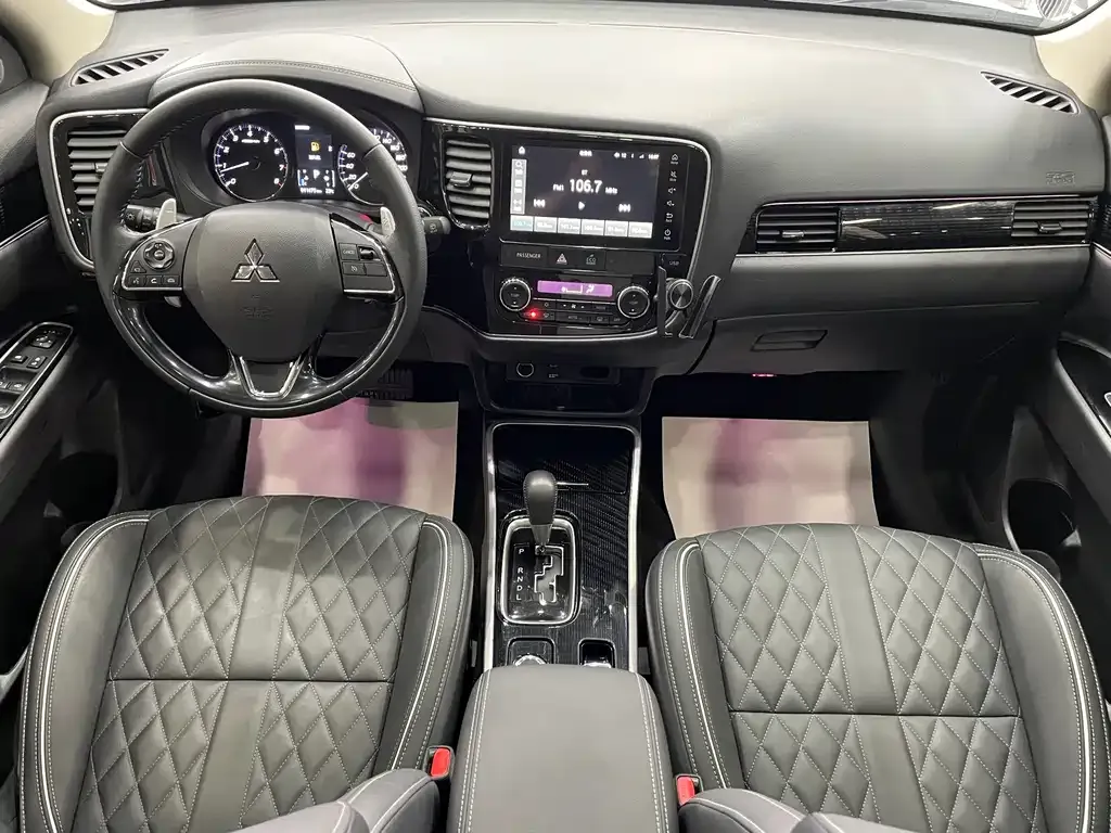 Mitsubishi Outlander — фото 10