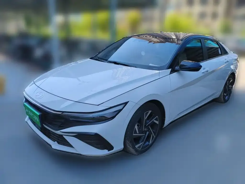 Hyundai Elantra — фото 10