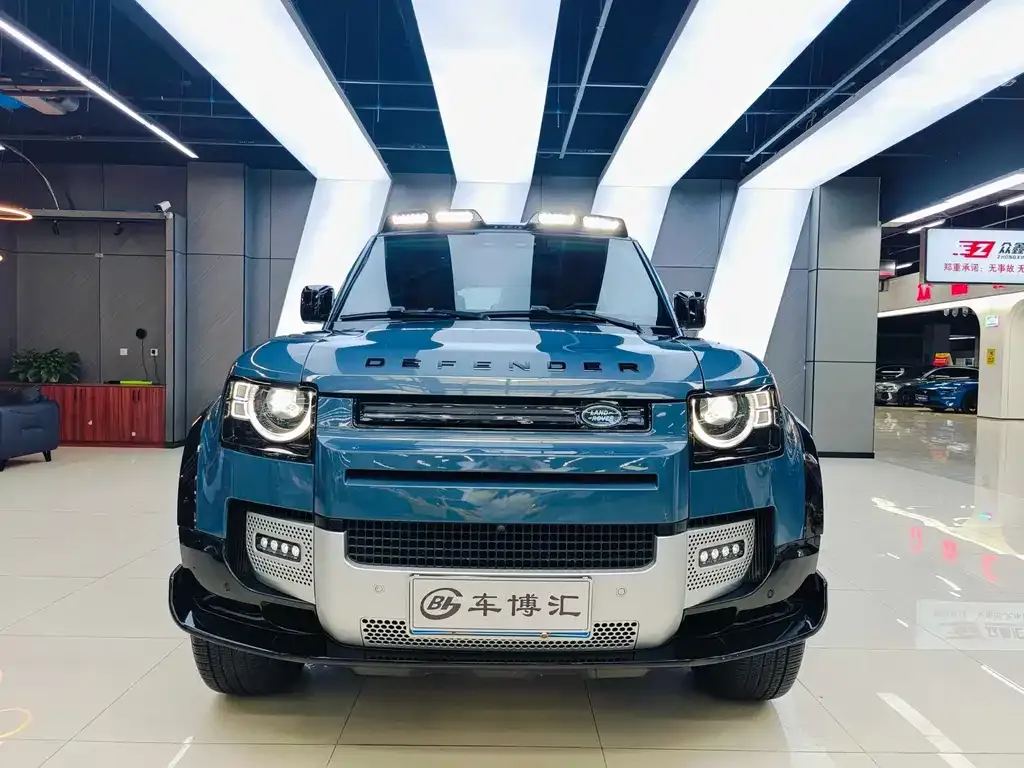 Land Rover Defender — фото 10