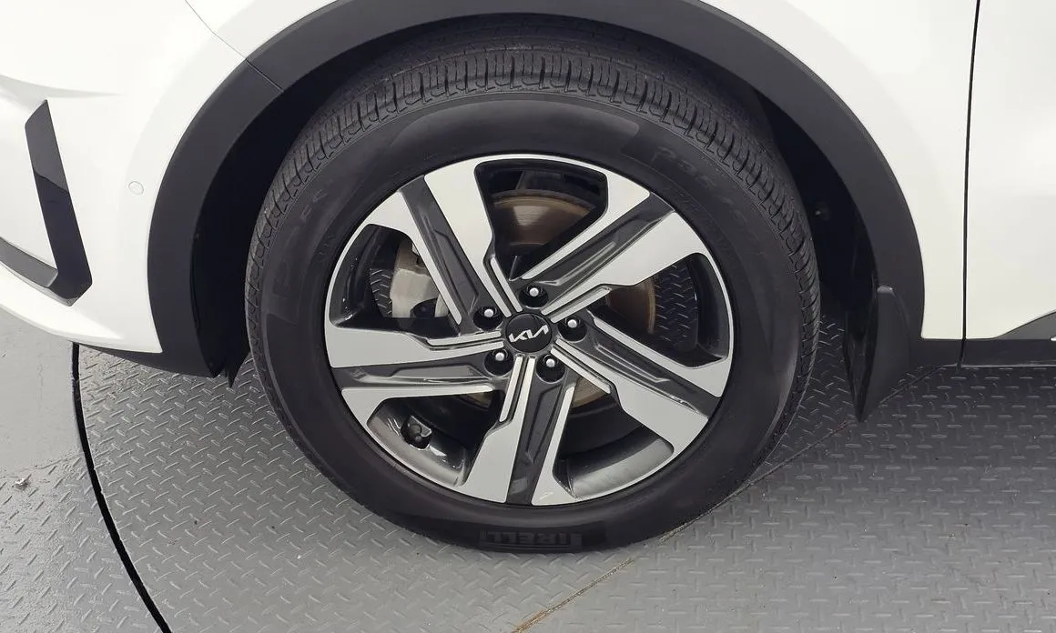 Kia Sorento — фото 10