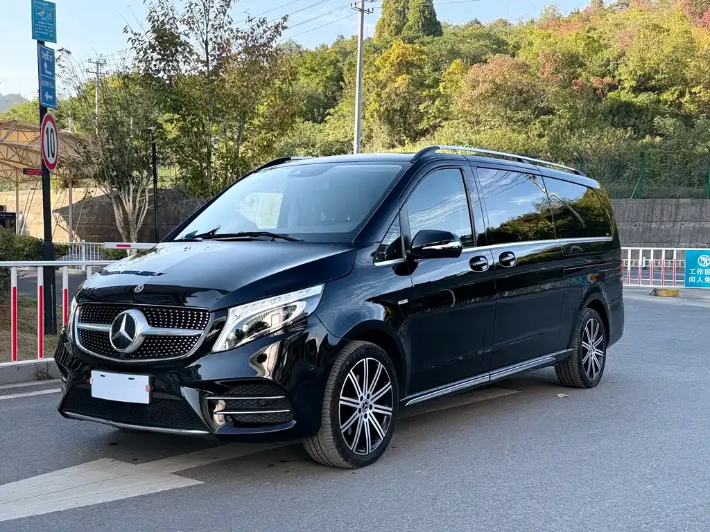 Mercedes-Benz V-Class — фото 1