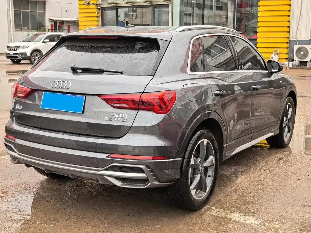 Audi Q3 — фото 6