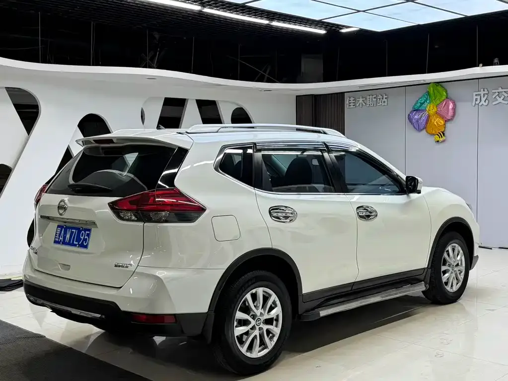 Nissan X-Trail 2023 из CN, фото 2