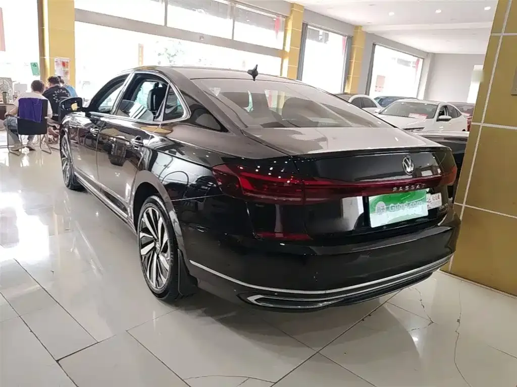 Volkswagen Passat — фото 10