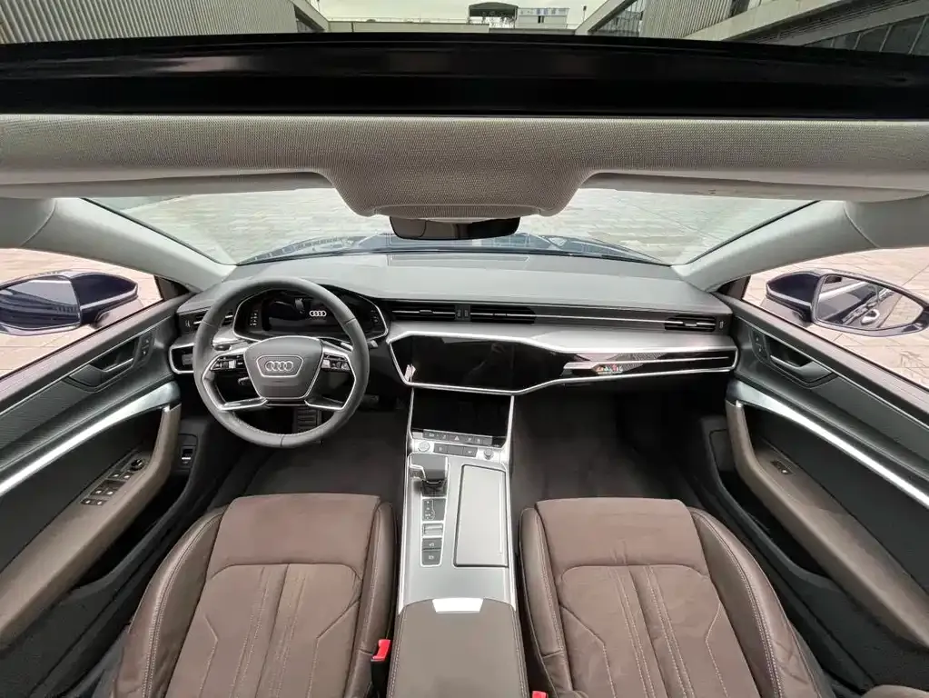 Audi A7L 2022 из CN, фото 10