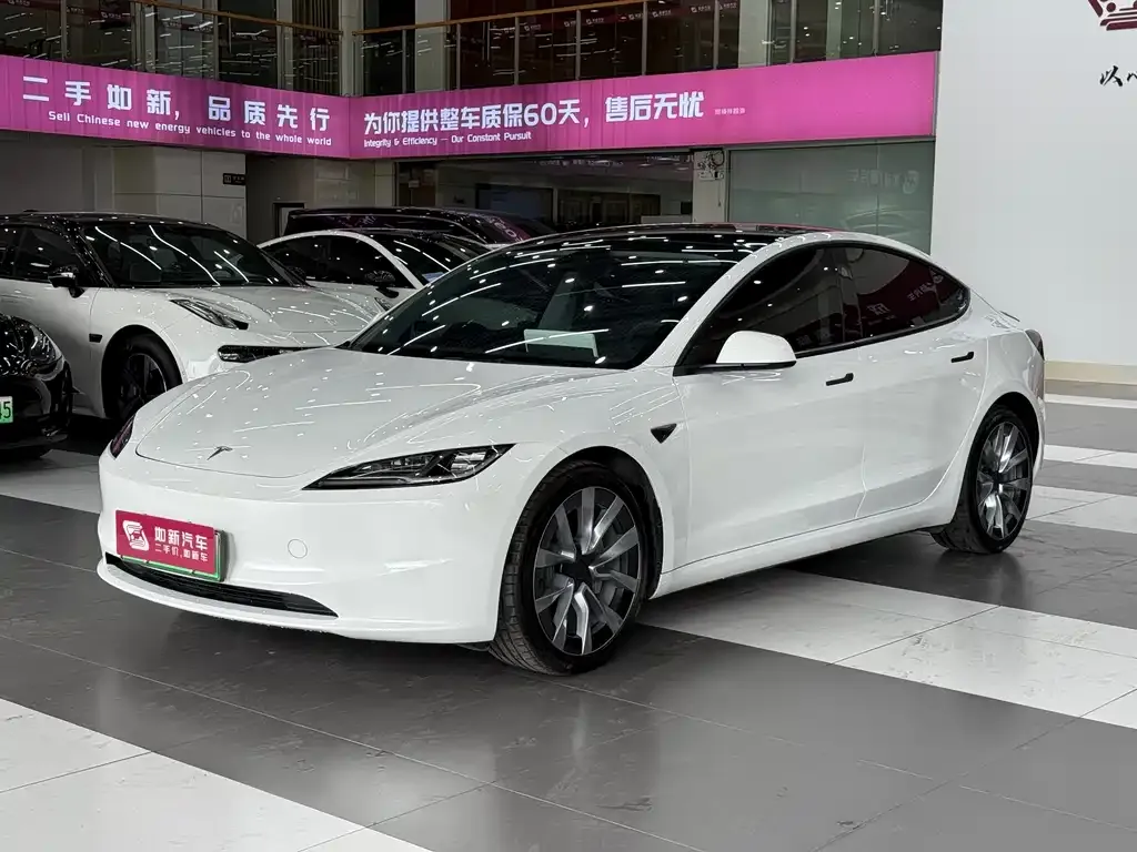 Tesla Model 3 — фото 1
