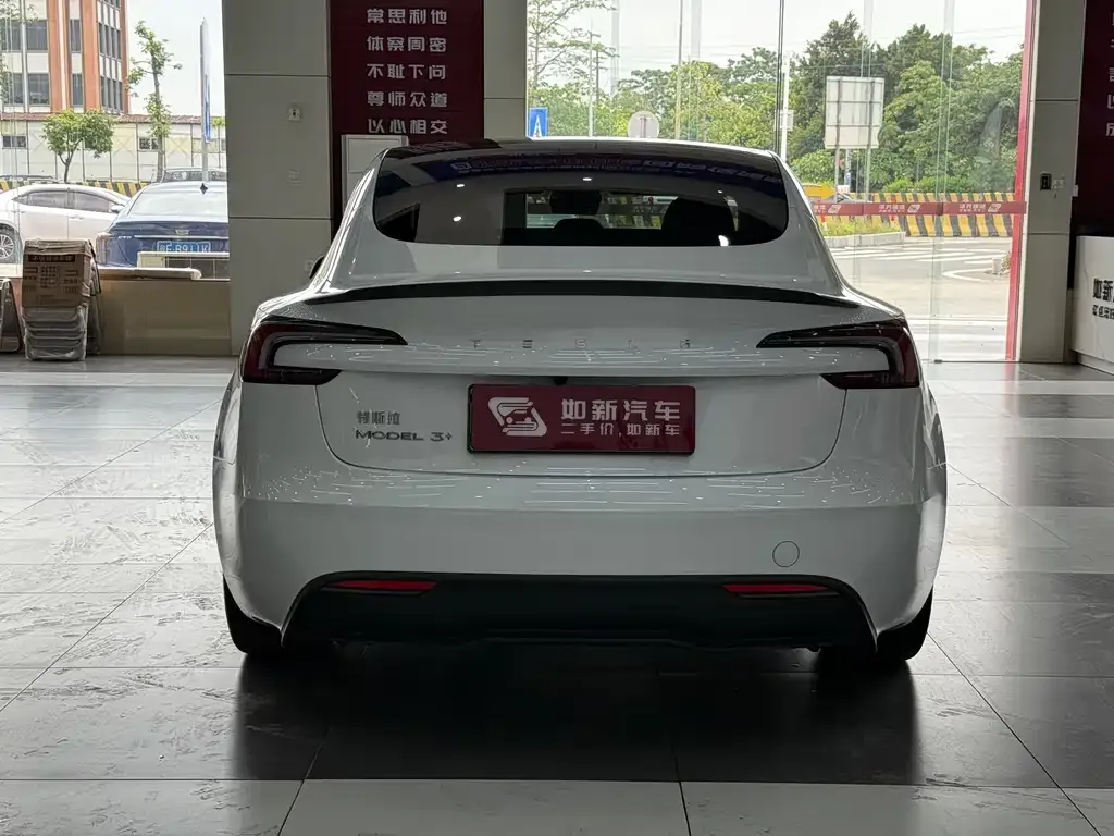 Tesla Model 3 — фото 3