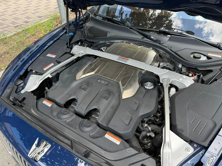Bentley Flying Spur 2023 из KR, фото 8