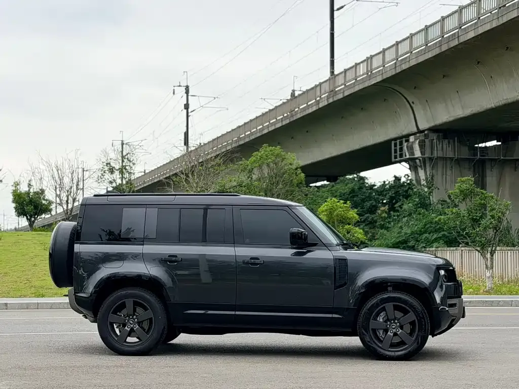 Land Rover Defender — фото 7
