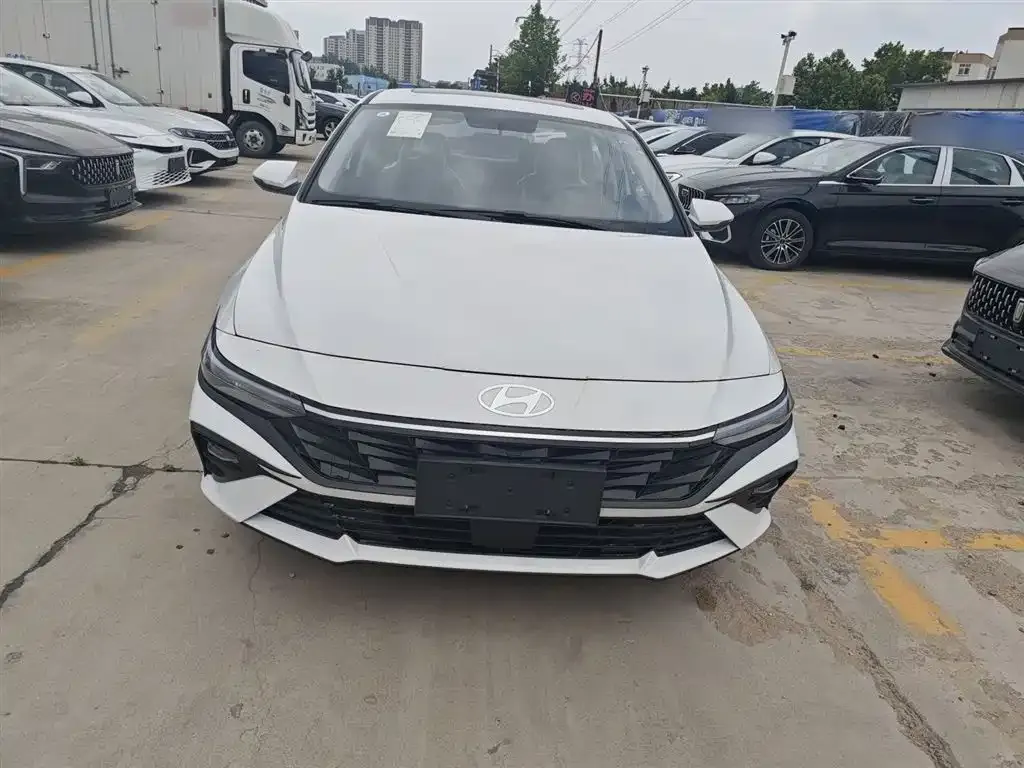 Hyundai Elantra — фото 8