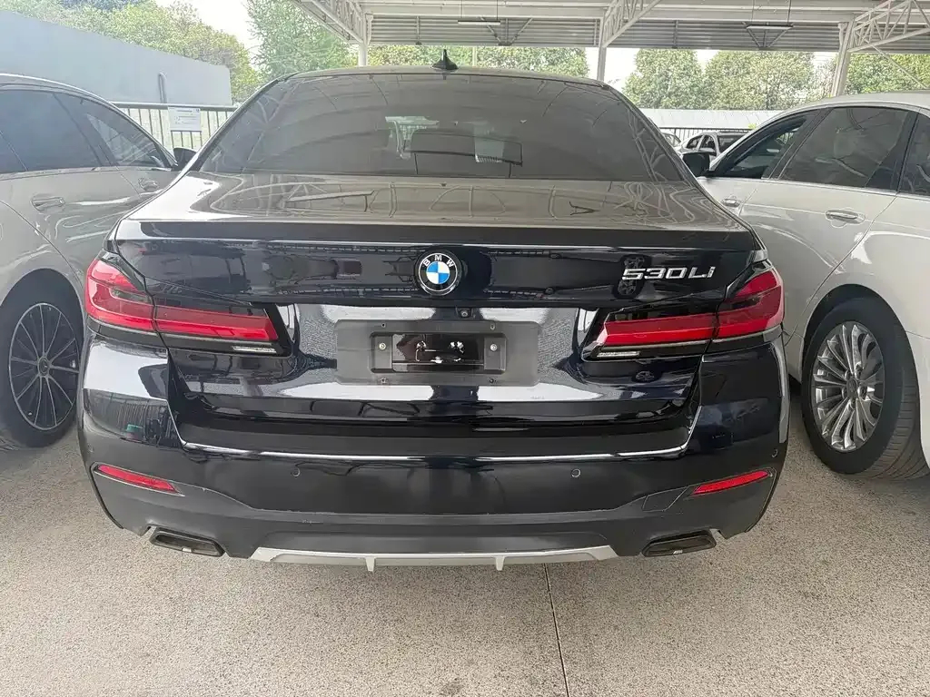BMW 5 Series — фото 10