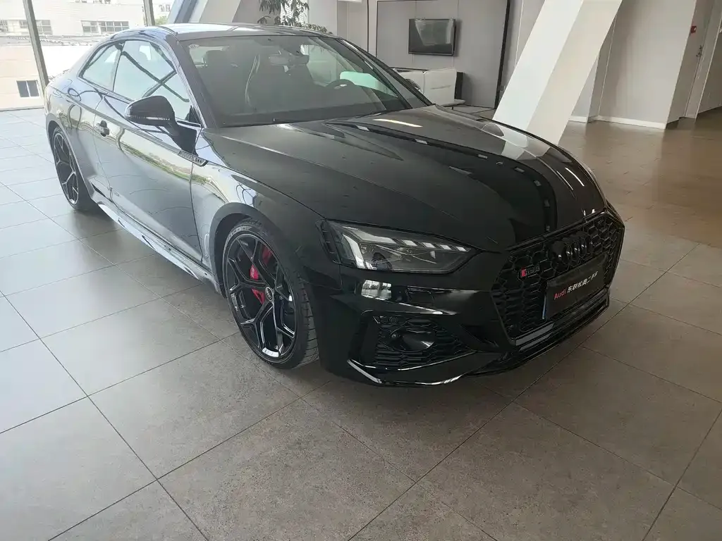 Audi RS 5 — фото 1